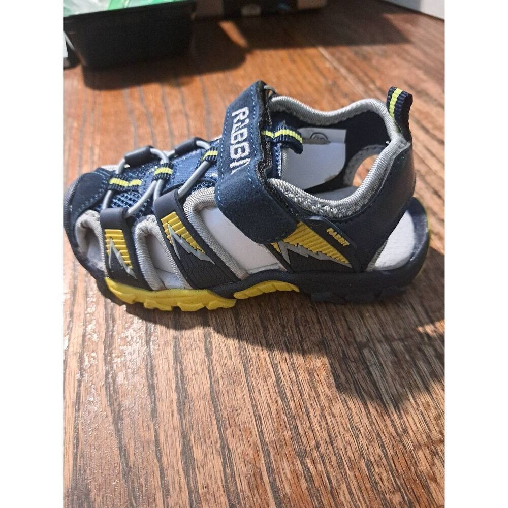 New Boys Size 8.5 Rabbit Blue, Yellow, Grey Hook and Loop Summer Sandals NWT